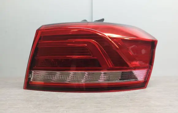 Volkswagen PASSAT B8 Rear/tail lights 3G9945312 195293