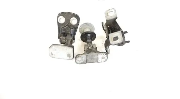 Land Rover Discovery 4 - LR4 Rear door upper hinge