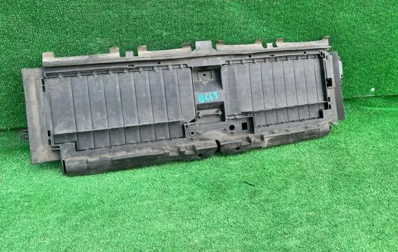 Mercedes-Benz E W213 Radiator trim A2135002300