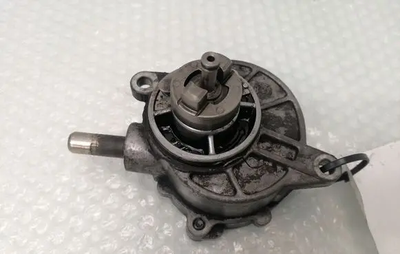 Mercedes-Benz Vito Viano W639 Vacuum pump a6462300165 23030496