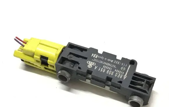 Audi A4 S4 B7 8E 8H Airbag deployment crash/impact sensor 8E0959651A 600904