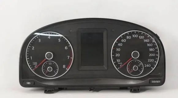 Volkswagen Touran II Speedometer (instrument cluster) 1T0920871E