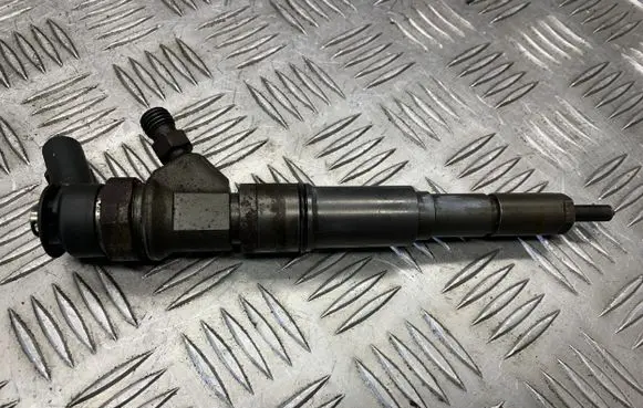 BMW 3 E90 E91 Fuel injector 0445110209