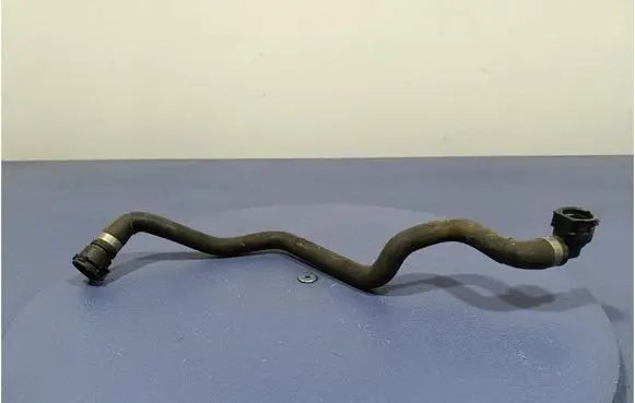 Audi A4 S4 B7 8E 8H Engine coolant pipe/hose 8575766