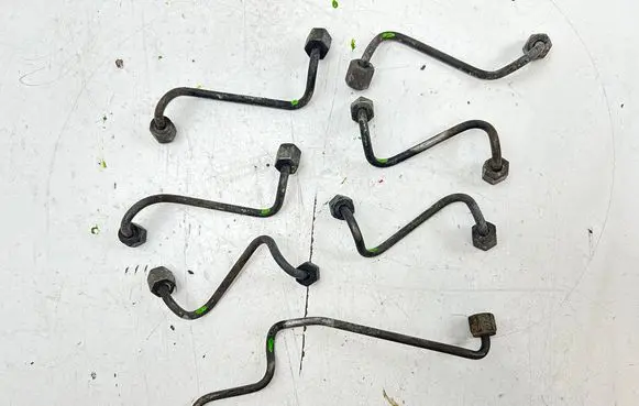 BMW 7 E38 Fuel injector supply line/pipe 
