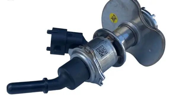 Audi A8 S8 D5 AdBlue injector 05L131113S