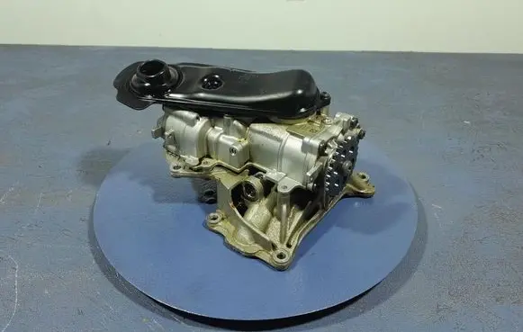 BMW M4 F82 F83 Oil pump 8090814