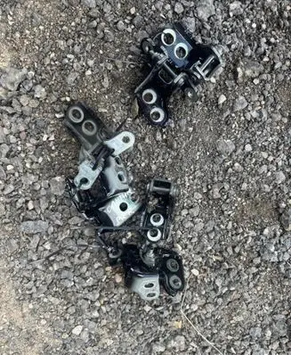 Renault Captur II Front door upper hinge 9674R 7963R