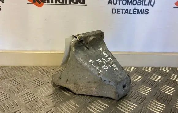 BMW 5 F10 F11 Engine mounting bracket 22116781242