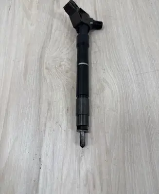 Mazda CX-5 Fuel injector 04R15776 SH0113H50