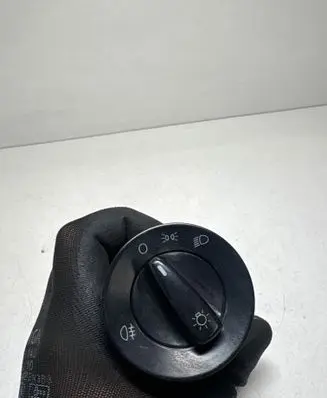 Volkswagen Golf IV Light switch 1C0941531 04052030