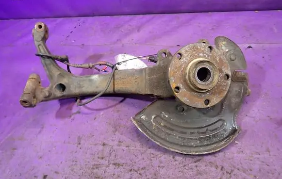 Audi A4 S4 B5 8D Front wheel hub spindle knuckle 8D0407257AC