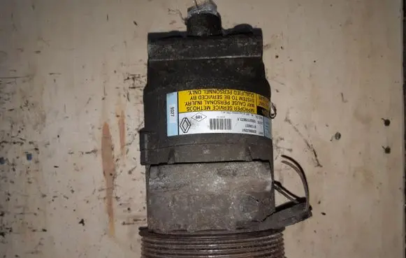 Renault Megane II Air conditioning (A/C) compressor (pump) 8200053264