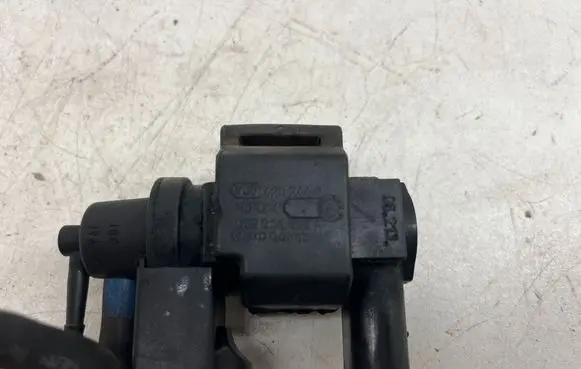 Audi A4 S4 B7 8E 8H Valve vacuum 059906629A 4252449