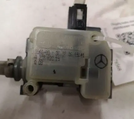 Mercedes-Benz E W211 Fuel tank cap lock A2038201997