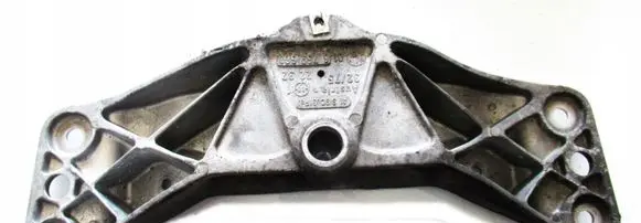 BMW 7 E65 E66 Gearbox mounting bracket 6759680