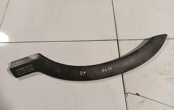 Opel Zafira A Front arch trim 