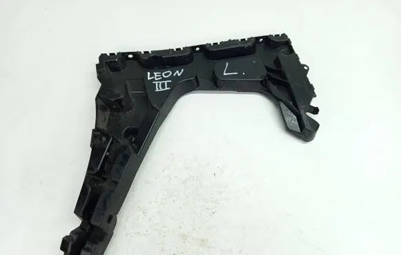 Seat Leon (5F) Bumper support mounting bracket corner 5F9807375 M13825 5F9807375C