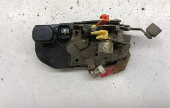 Chrysler Grand Voyager IV Front door lock