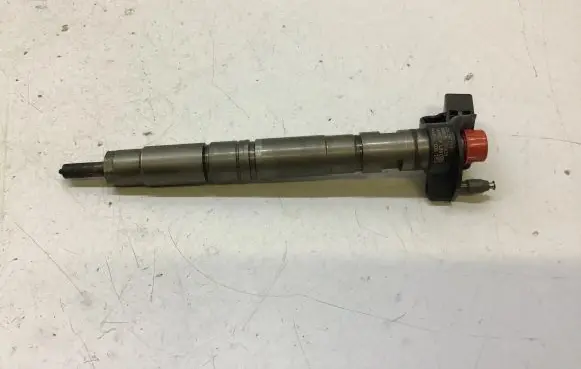 Volkswagen PASSAT B6 Fuel injector 0445116030 03L130277