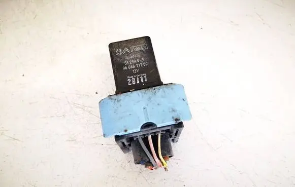 Glow plug pre-heat relay