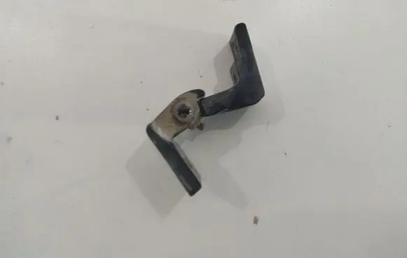 Audi A6 S6 C6 4F Front door upper hinge 8E0831401B