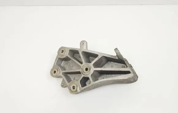 Maserati Ghibli Engine mounting bracket 670004865