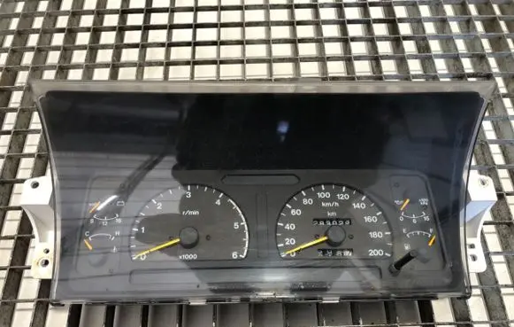 Opel Monterey Speedometer (instrument cluster) 8971110402