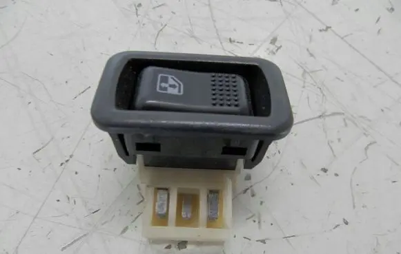 Mitsubishi Galant Electric window control switch 8983Q16