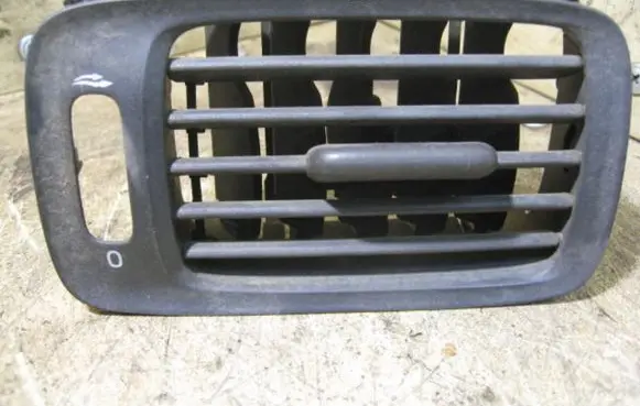 Volvo S70 V70 V70 XC Dashboard side air vent grill/cover trim 9177529