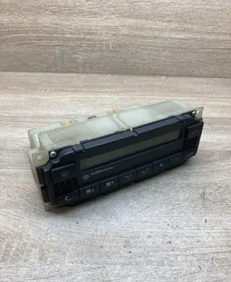 Volkswagen Bora Climate control unit 3B1907044B 5HB007617