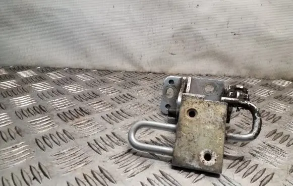 Audi A4 S4 B6 8E 8H Rear door lower hinge 8E0833412