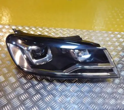 Volkswagen Touareg II Headlight/headlamp 7P1941032