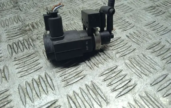 Audi A8 S8 D3 4E Turbo solenoid valve 057906630