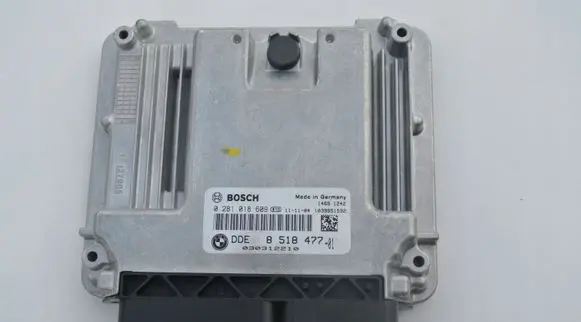 BMW 5 F10 F11 Engine control unit/module 8518477