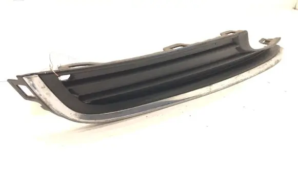 Volkswagen Golf VII Front bumper lower grill 560853666A