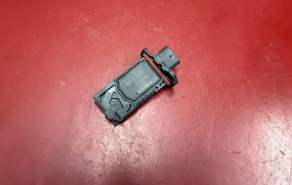 BMW X3 G01 Mass air flow meter 8583496 0281006597