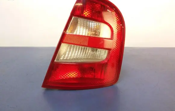 Skoda Fabia Mk1 (6Y) Rear/tail lights 6Y6945096