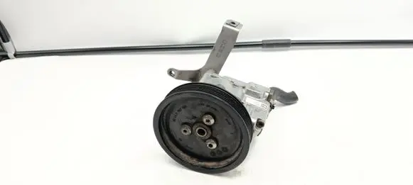 BMW 5 E60 E61 Power steering pump 7652974117