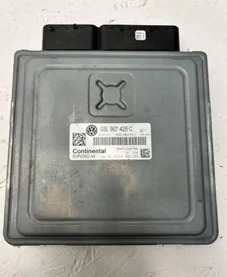 Volkswagen Touran II Engine control unit/module 03L907425C