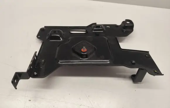 Hyundai Santa Fe Battery bracket 