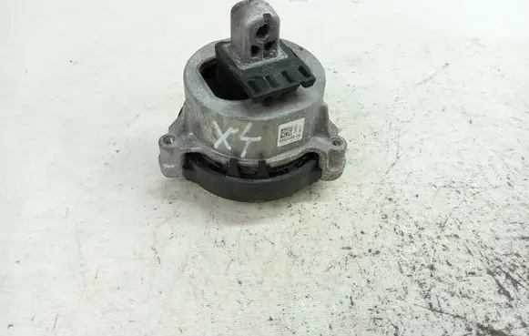 BMW X3 G01 Engine mount bracket 6860495