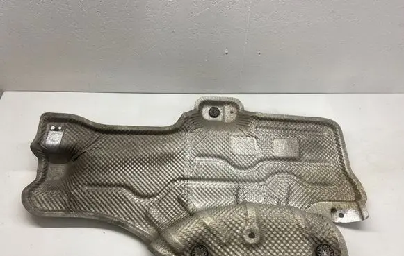 Volkswagen Golf VII Heat shield in engine bay 5Q0825711