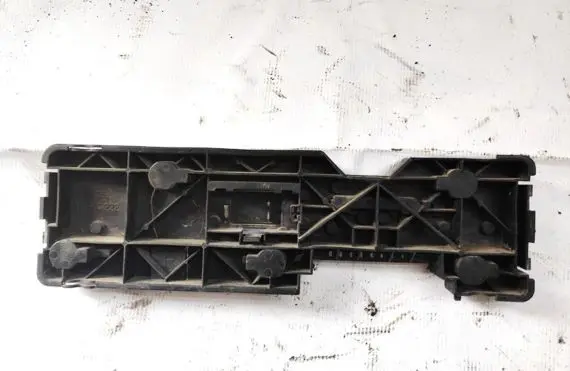 Audi 80 90 B2 Tail light bulb cover holder 811945222