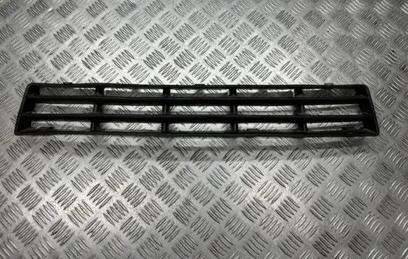 Volkswagen Golf IV Front bumper lower grill 1J0853677D