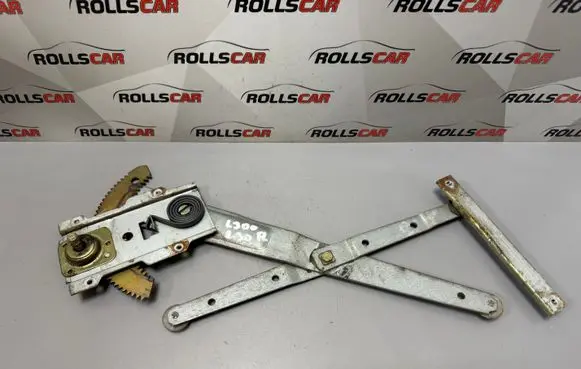 Mitsubishi L300 Front door manual window regulator 