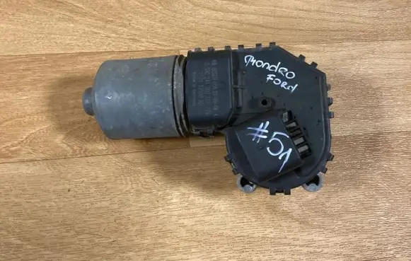 Ford Mondeo Mk III Wiper motor 1S7117508AD 0390241702 058010904