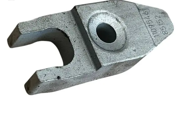 Opel Insignia A Fuel Injector clamp holder 85152 1109546