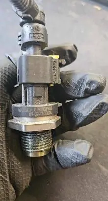 Fuel pressure sensor