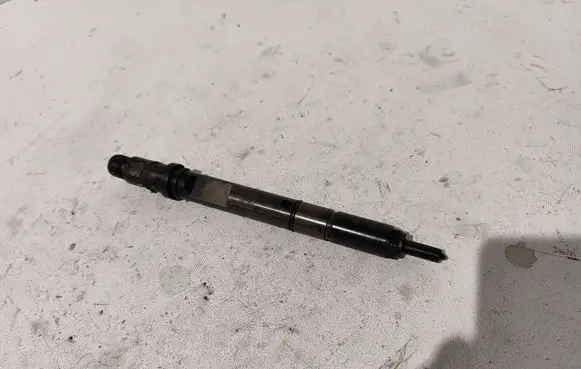 Audi A6 S6 C5 4B Fuel injector 059130201F